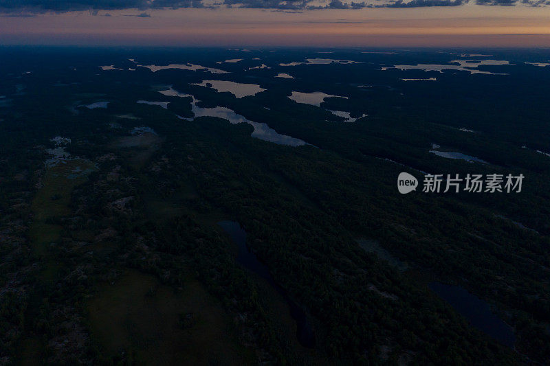 Muskoka Torrance Barrens暗天保护区和高地池塘，Gravenhurst，加拿大